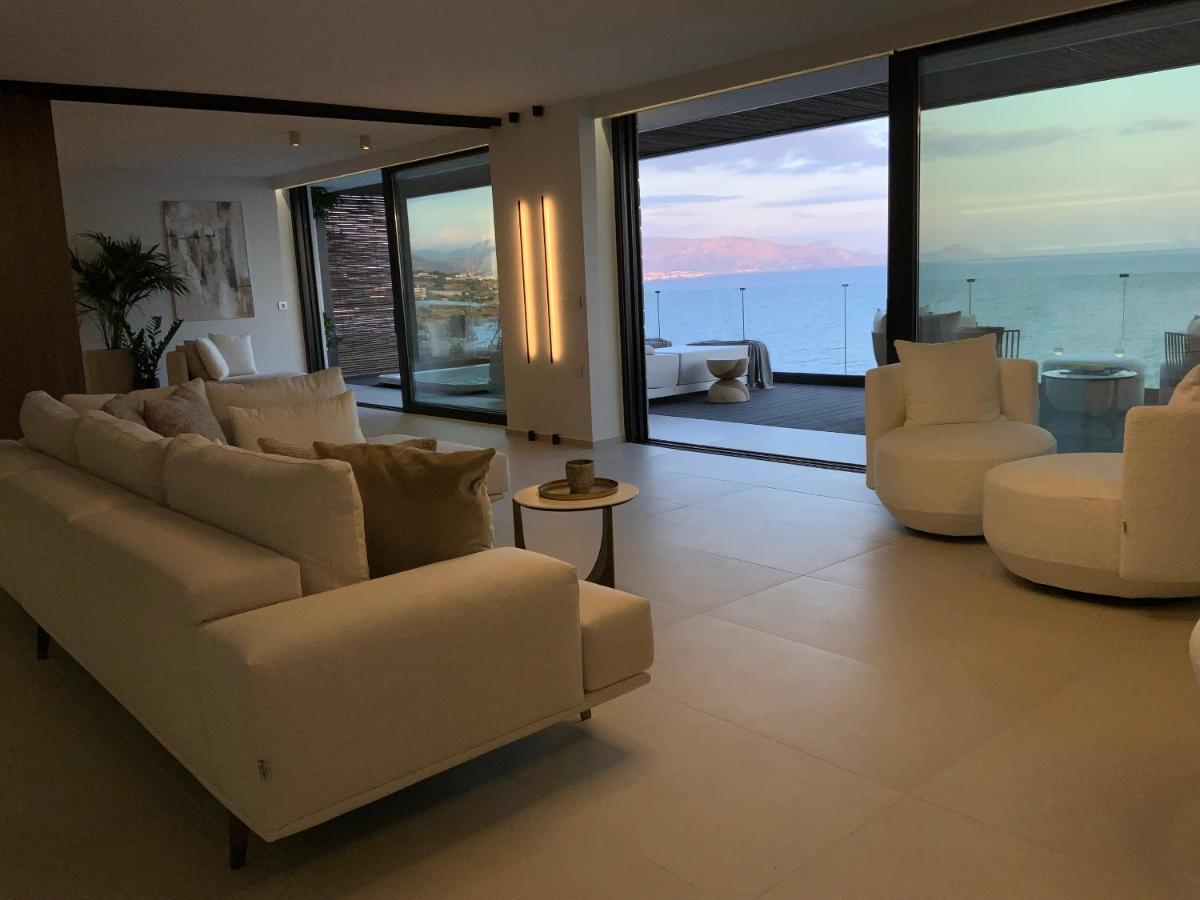 Mystique Luxury Suite Achlia Bagian luar foto
